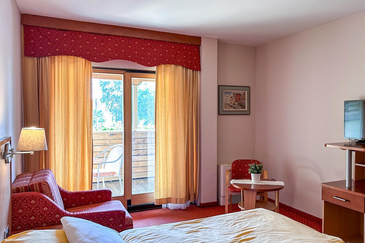 Terme Banovci - Hotel Zeleni Gaj ヴェルジェイ エクステリア 写真