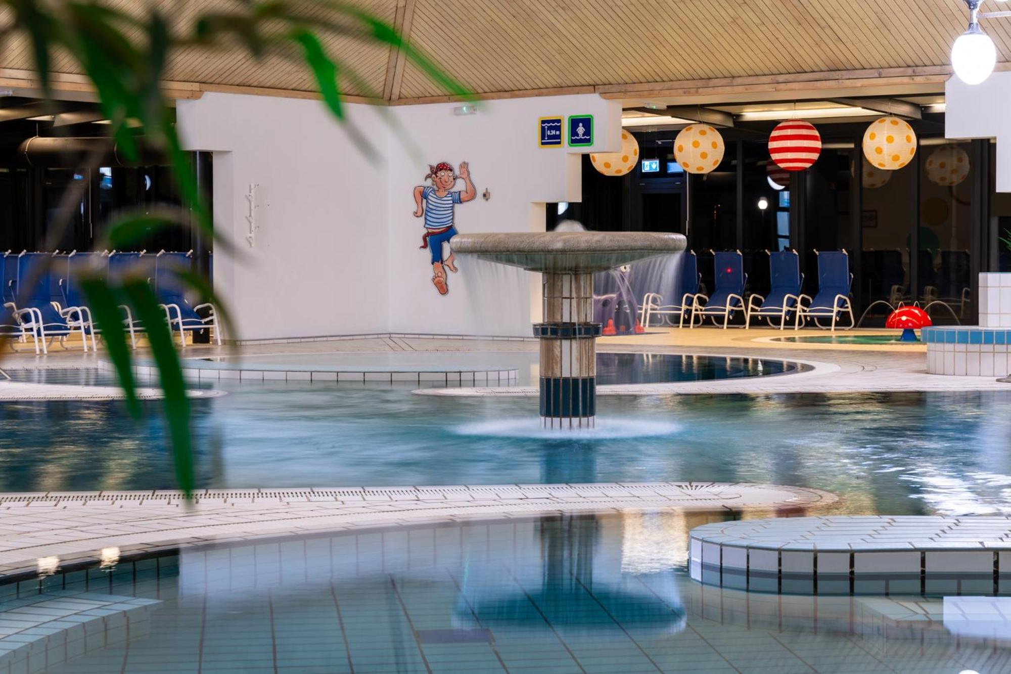 Terme Banovci - Hotel Zeleni Gaj ヴェルジェイ エクステリア 写真