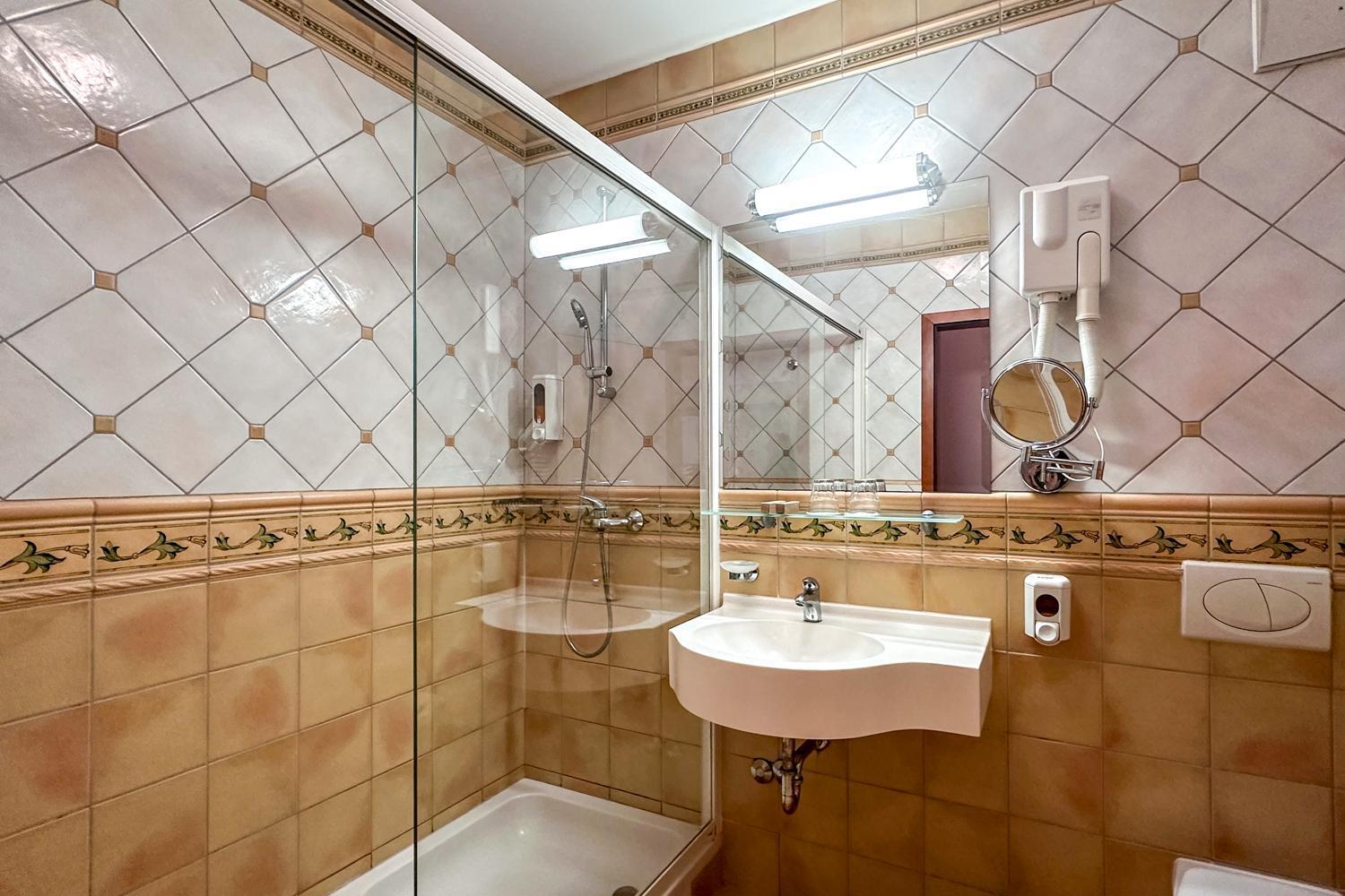 Terme Banovci - Hotel Zeleni Gaj ヴェルジェイ エクステリア 写真