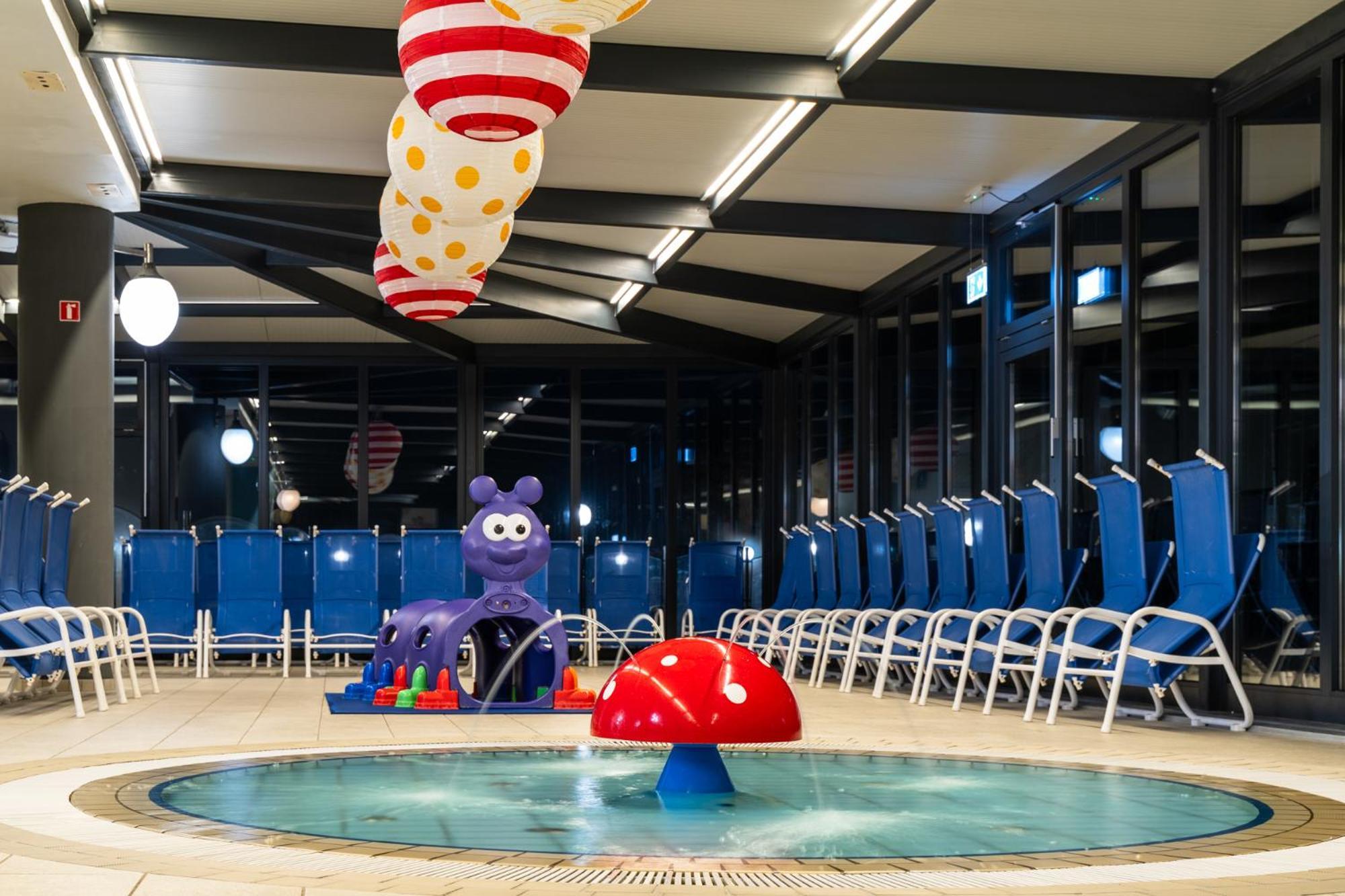 Terme Banovci - Hotel Zeleni Gaj ヴェルジェイ エクステリア 写真