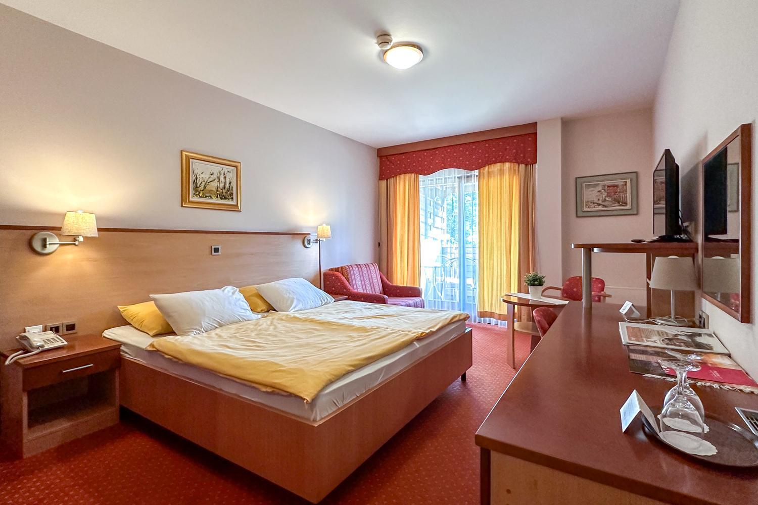 Terme Banovci - Hotel Zeleni Gaj ヴェルジェイ エクステリア 写真