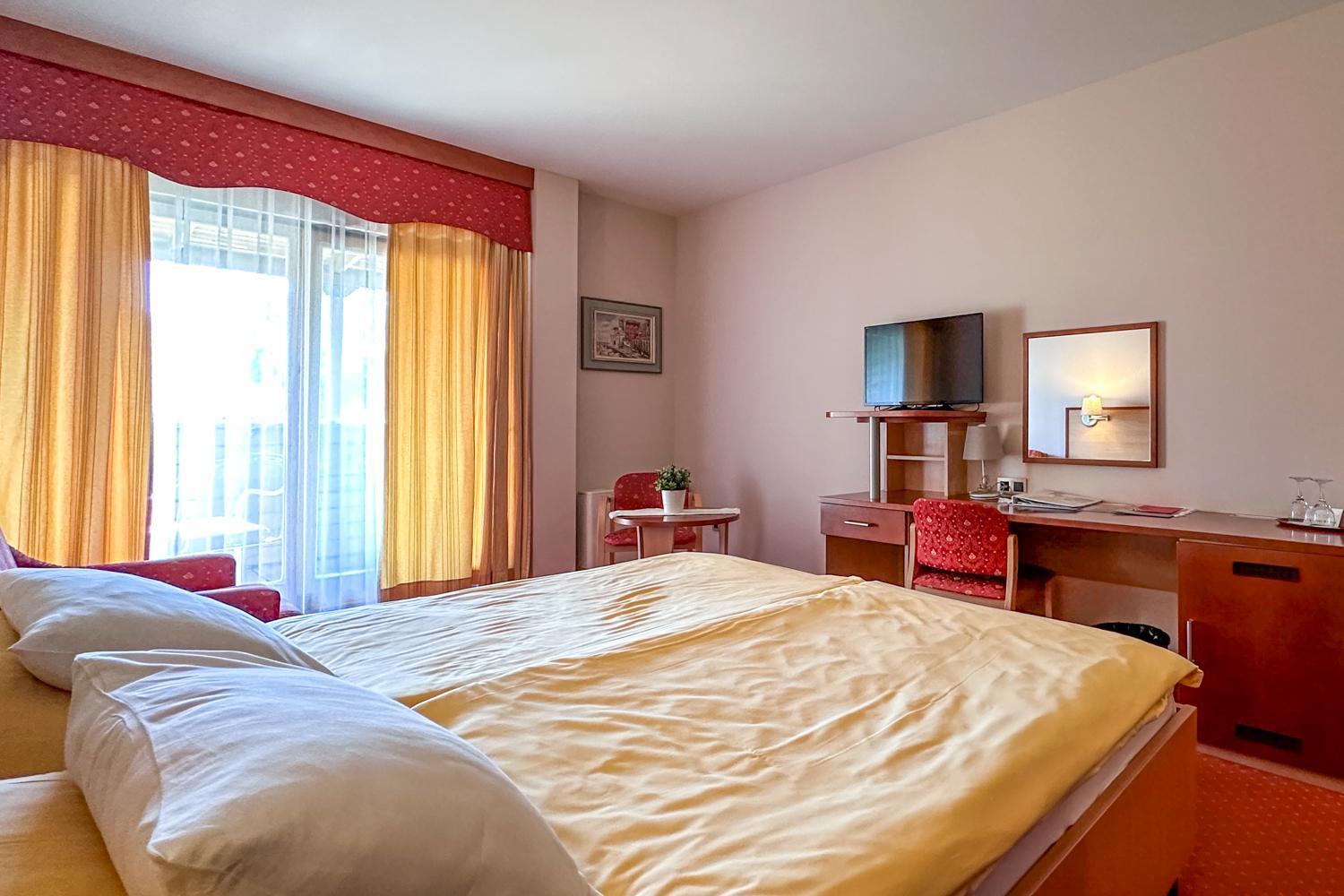Terme Banovci - Hotel Zeleni Gaj ヴェルジェイ エクステリア 写真