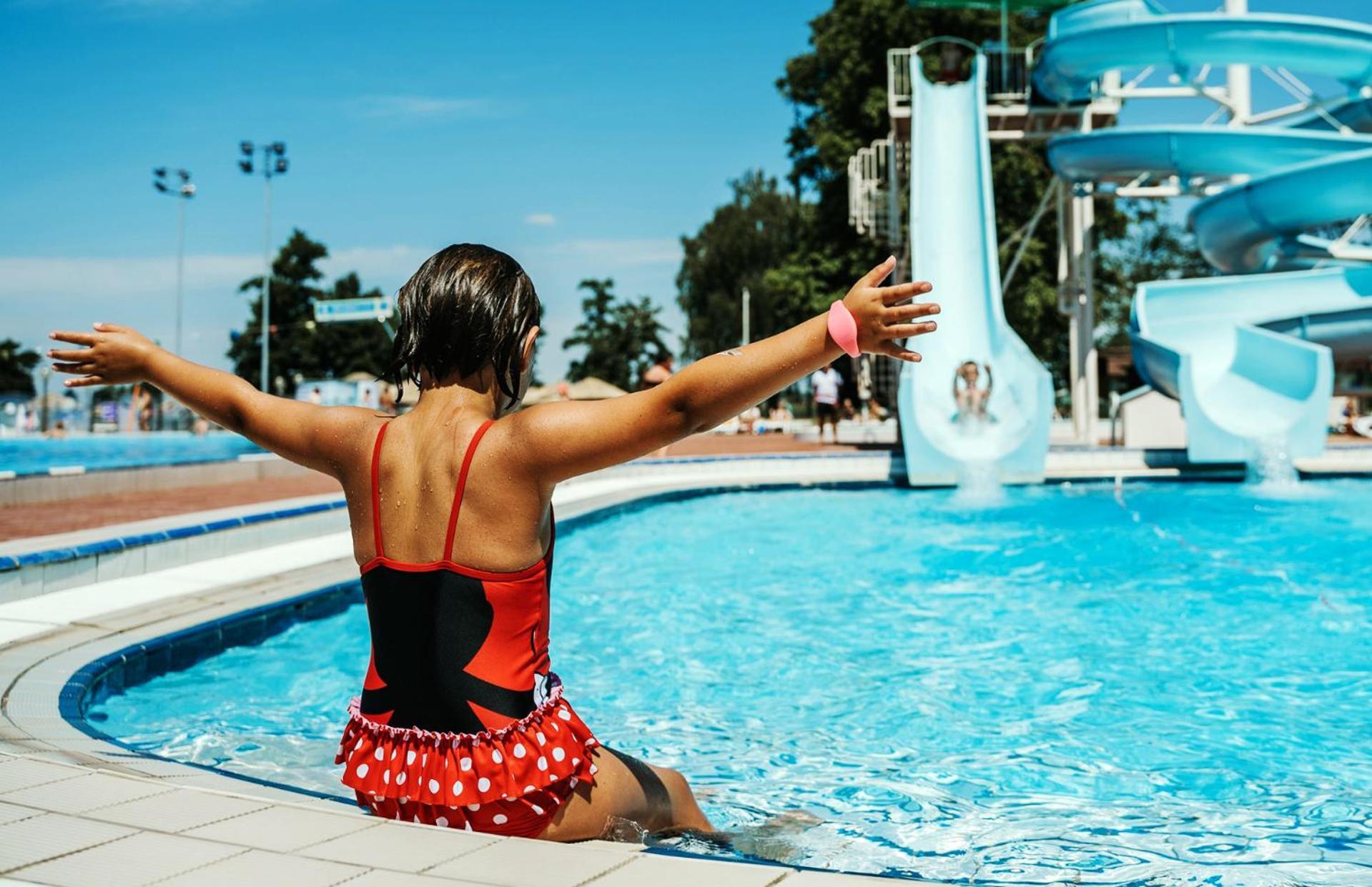 Terme Banovci - Hotel Zeleni Gaj ヴェルジェイ エクステリア 写真