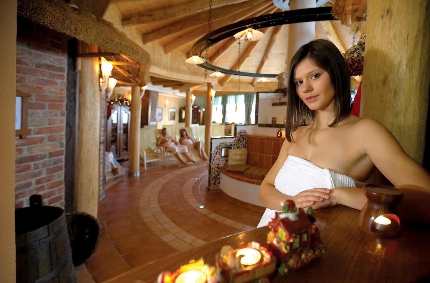 Terme Banovci - Hotel Zeleni Gaj ヴェルジェイ エクステリア 写真