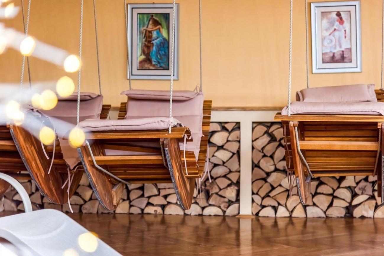 Terme Banovci - Hotel Zeleni Gaj ヴェルジェイ エクステリア 写真