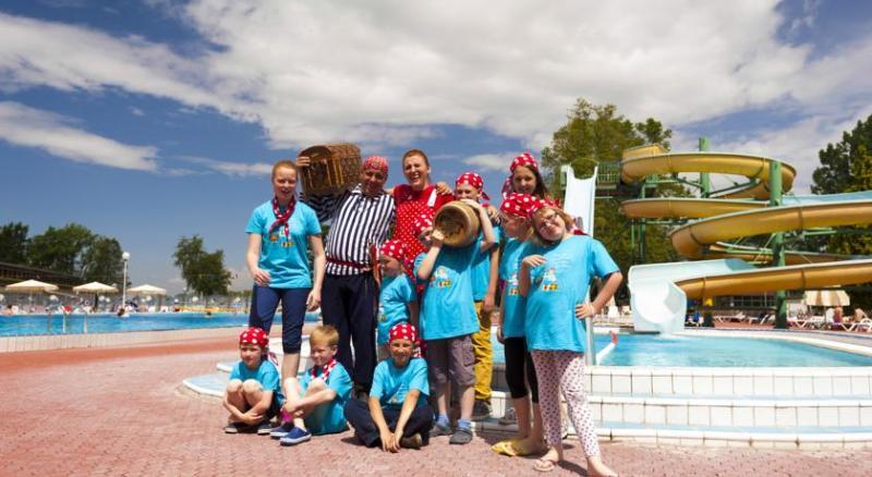 Terme Banovci - Hotel Zeleni Gaj ヴェルジェイ エクステリア 写真